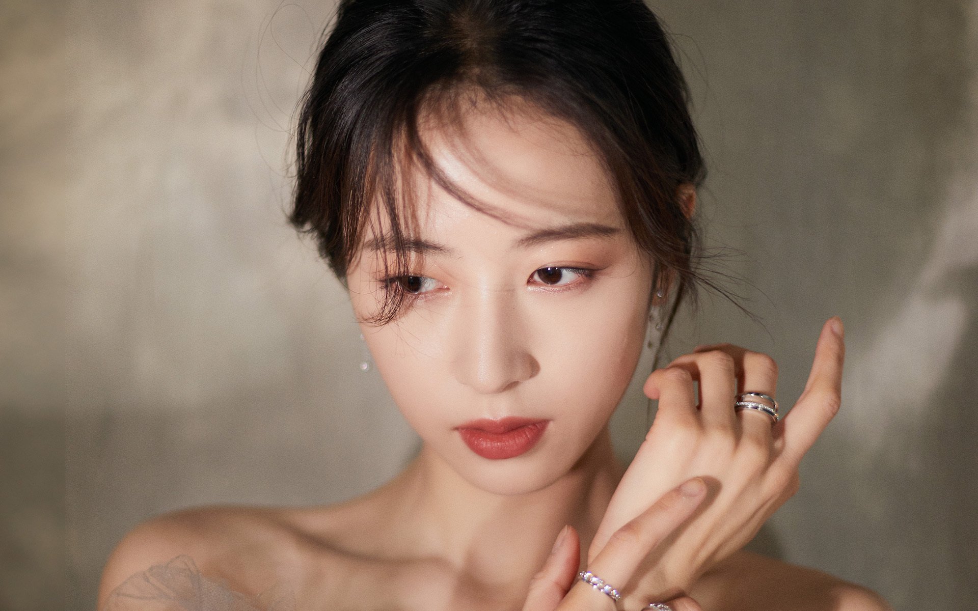 “从废墟中崛起!——逆风翻盘的冠军奇迹”,逆风笑解说废墟生存