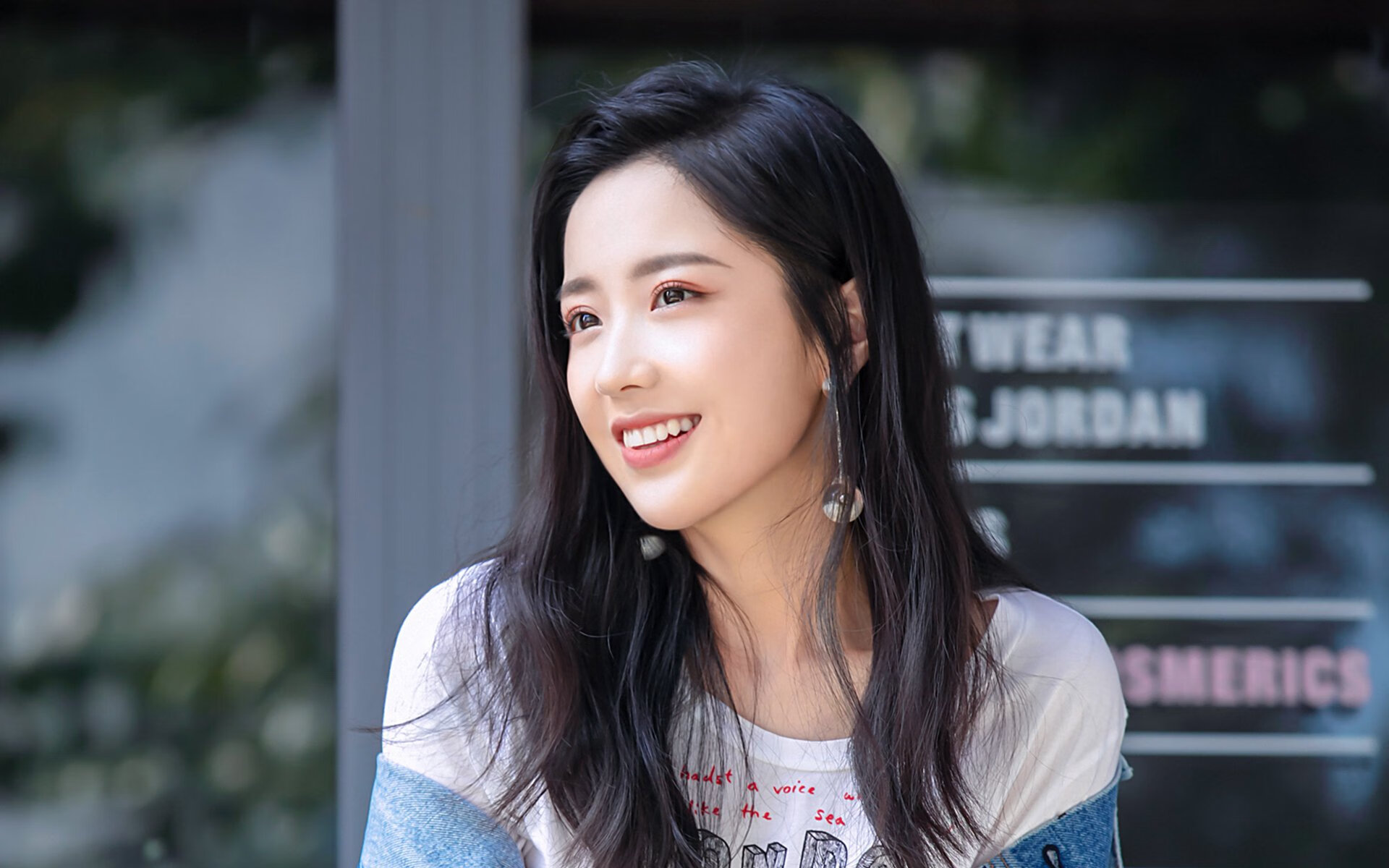 “荒原之王!——沙丘和泥泞中的极速争霸战”,荒原沙漠