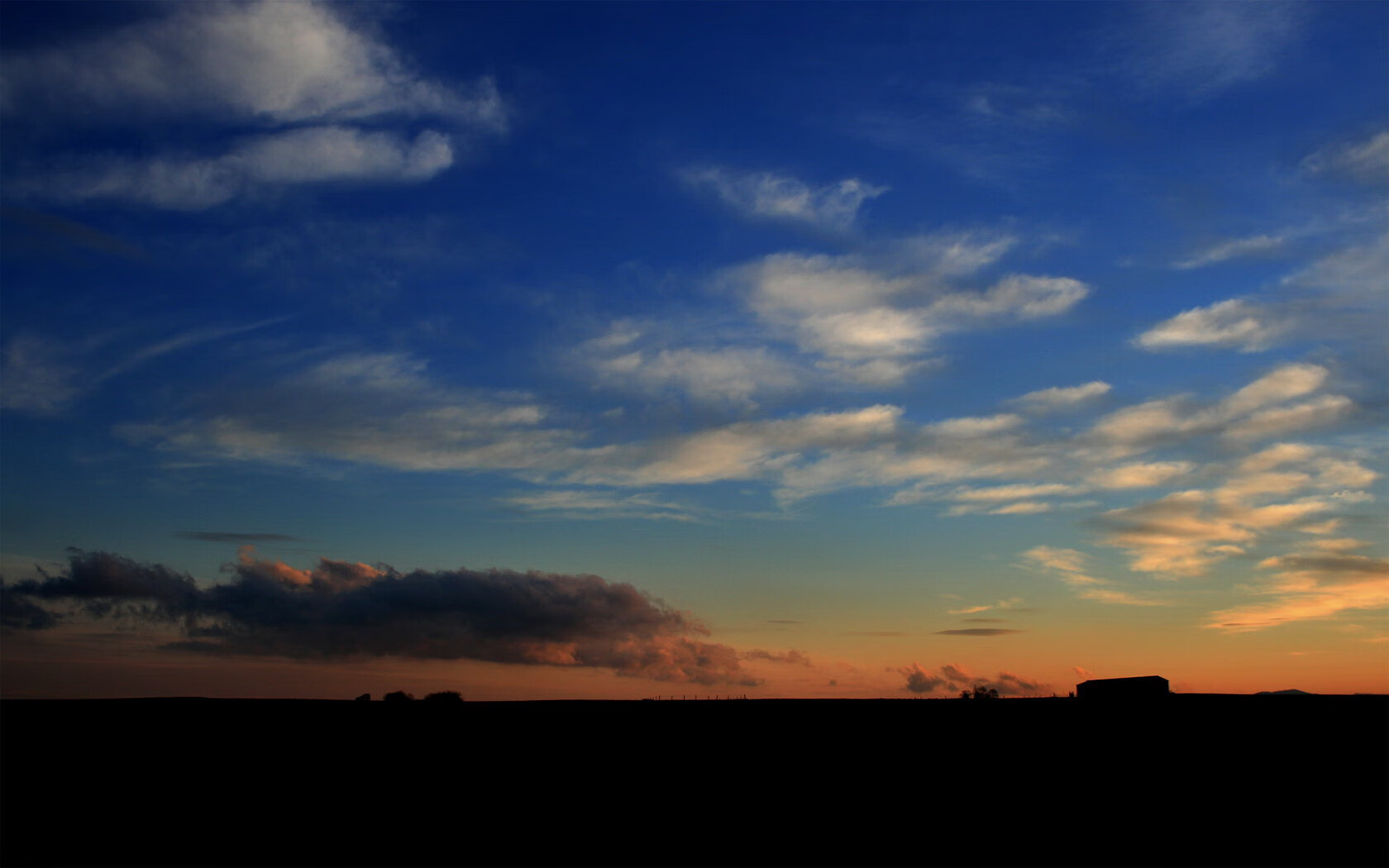 B体育亚洲官方网站-国家队逆转东亚杯 辉煌对决引爆全场，2021东亚杯国足