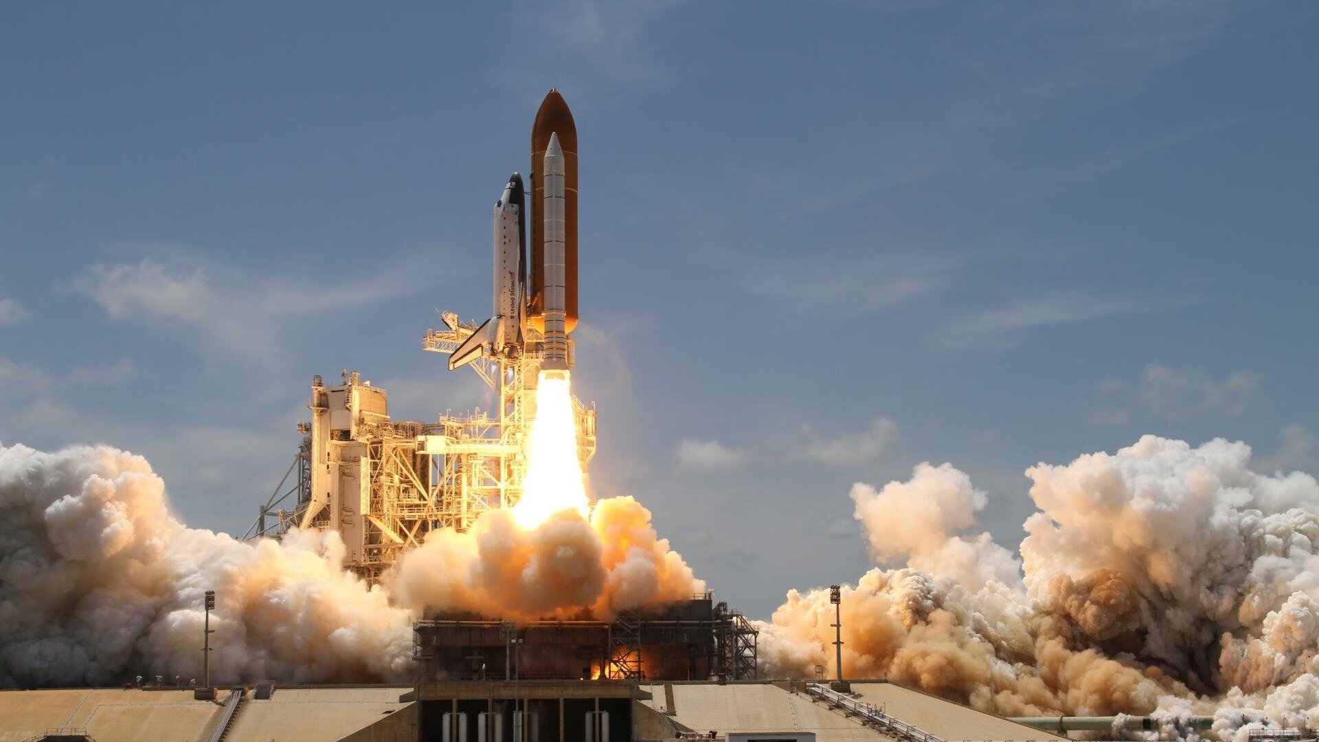 湖人队主场赢得胜利NBA季后赛,湖人主场时隔8年再迎季后赛