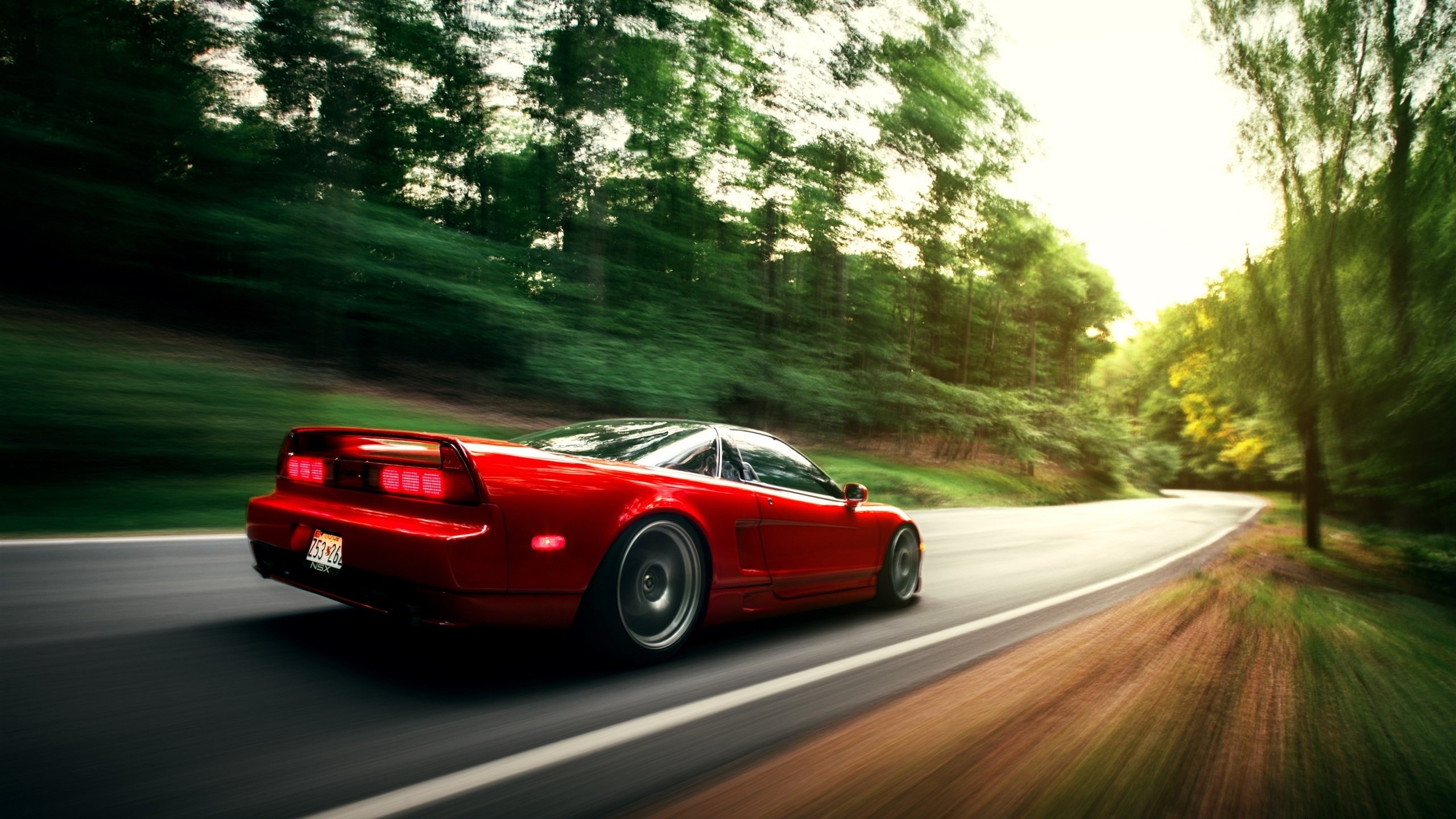 特斯·冯·迪克：富有创造力的中场球员，常常打破对方防线，冯斯特拉克家族