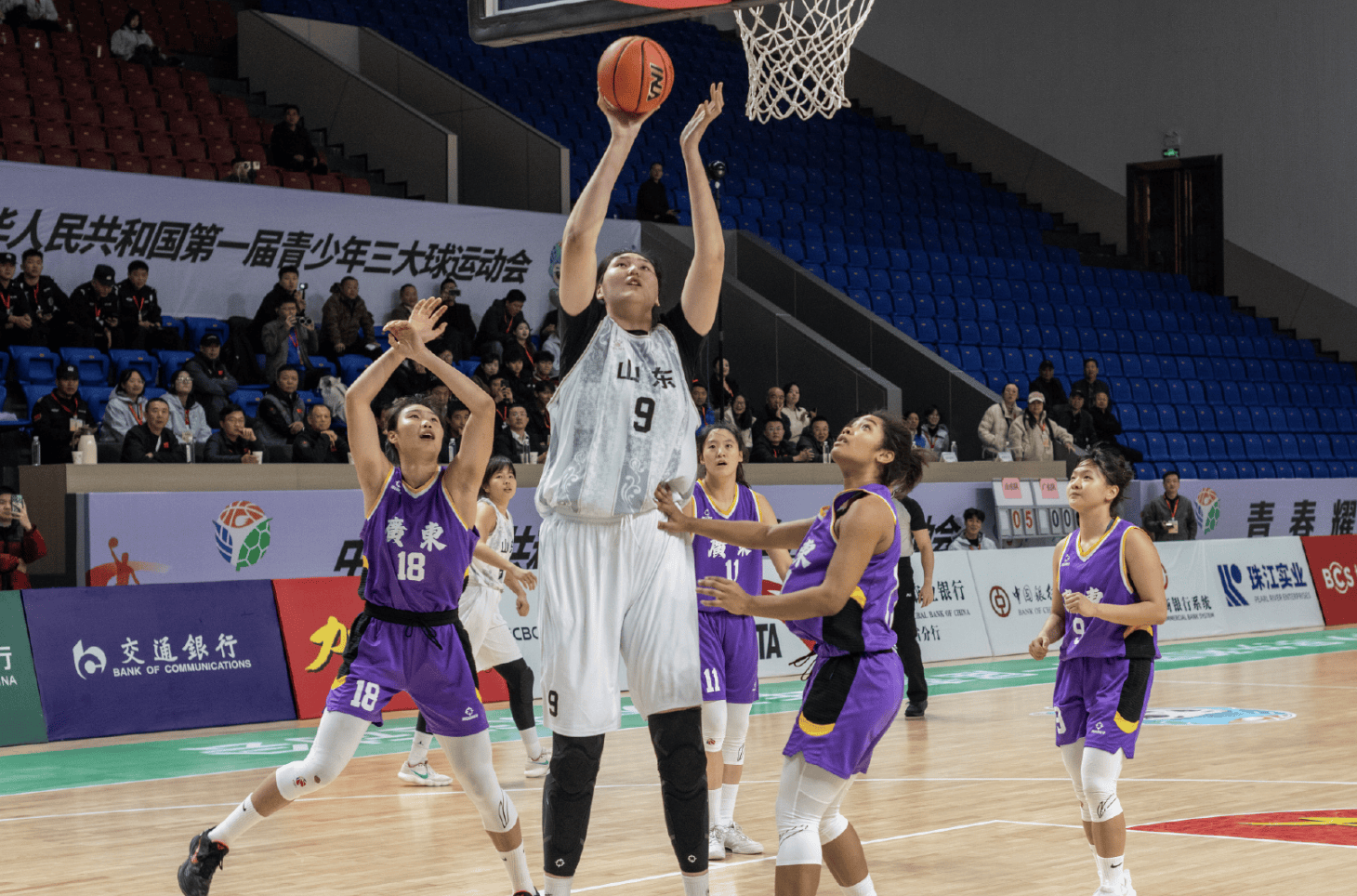 B体育官方网址：中国篮球产业：赛事运营，人才培养，装备制造，打造完整产业链，促进篮球发展的简单介绍