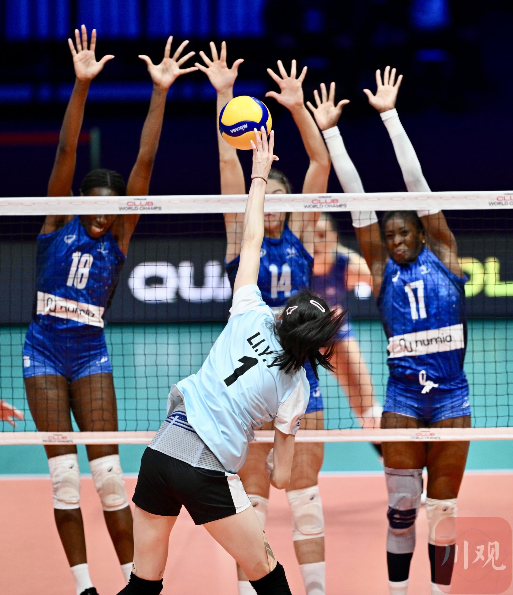 包含B体育平台：中国足球俱乐部首次晋级世俱杯四强的词条