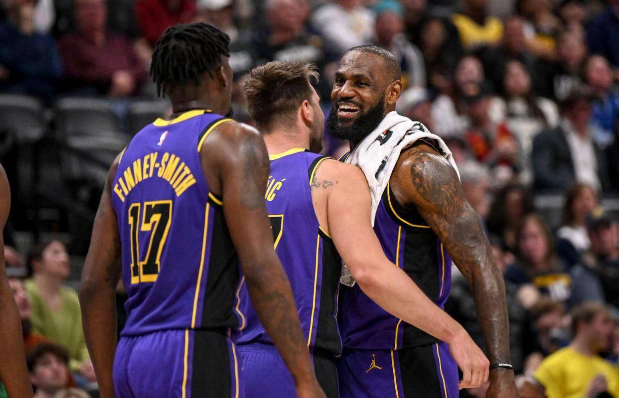 包含bsports体育:湖人队战术调整:如何最大化利用戴维斯的内线优势?的词条 包含bsports体育:湖人队战术调整:如何最大化利用戴维斯的内线优势?的词条