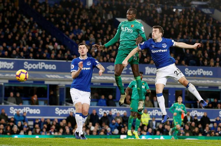 包含B体育官方网站：英超赫尔城的防守反击战术解析的词条